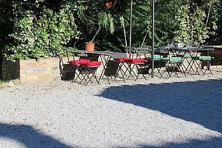 Apartment Sleeps 4 Pool Wifi Carpini