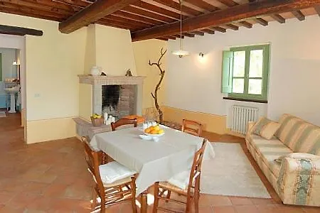 Sleeps 4 Pool Wifi * Carpini