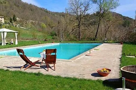 Sleeps 4 Pool Wifi Carpini